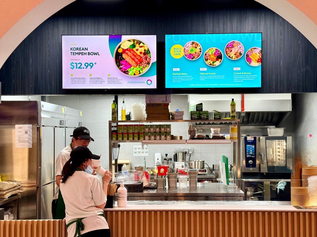 GlowFood, Longevity World, vegan, vegetarian, plant-based, food, Singapore, City Hall, salad, sandwich, wrap, bento, noodles